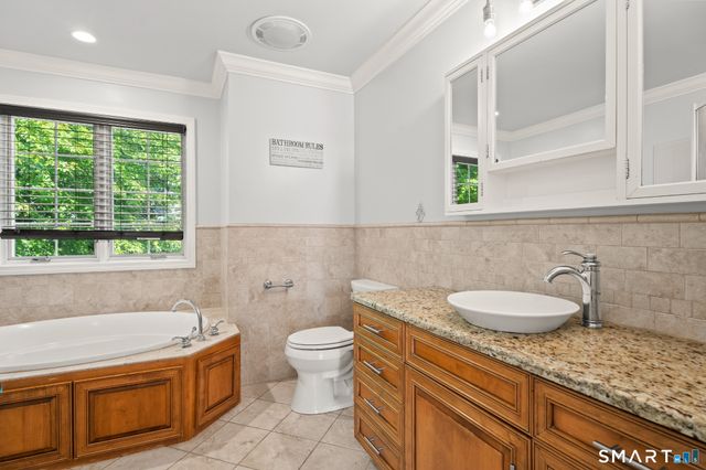 1 Angelas Way, Burlington, CT 06013