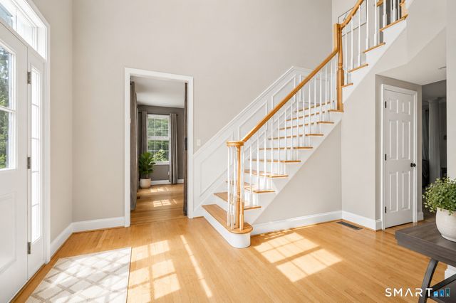 1 Angelas Way, Burlington, CT 06013
