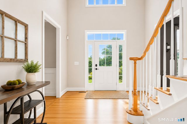 1 Angelas Way, Burlington, CT 06013