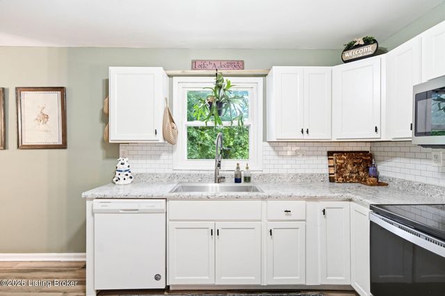 10119 Headley Hill Rd, Louisville, KY 40223