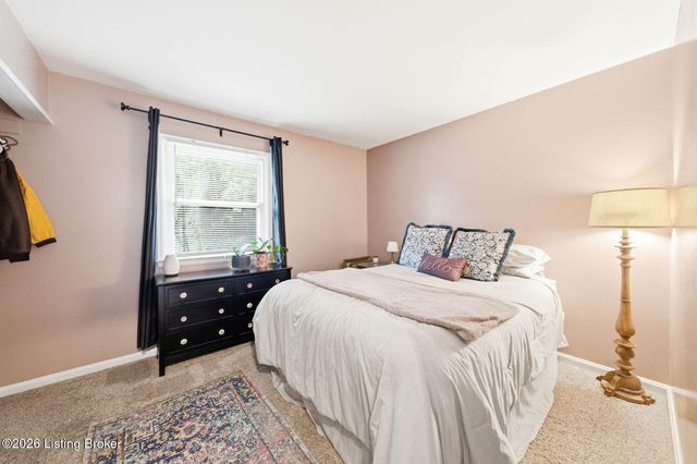 10119 Headley Hill Rd, Louisville, KY 40223