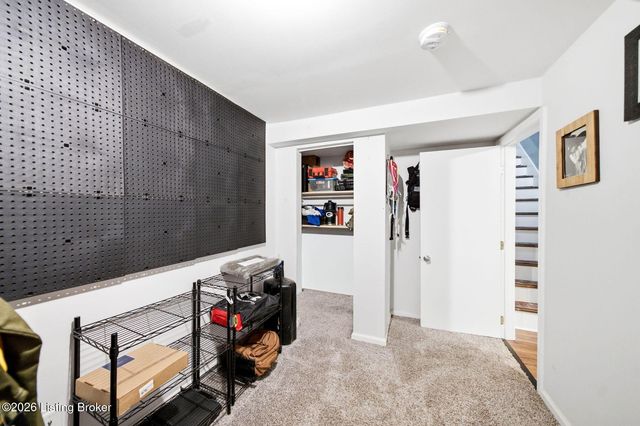 10119 Headley Hill Rd, Louisville, KY 40223