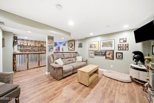 10119 Headley Hill Rd, Louisville, KY 40223
