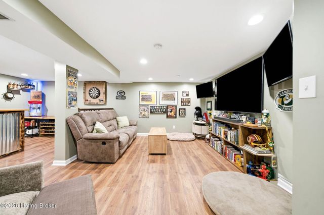 10119 Headley Hill Rd, Louisville, KY 40223