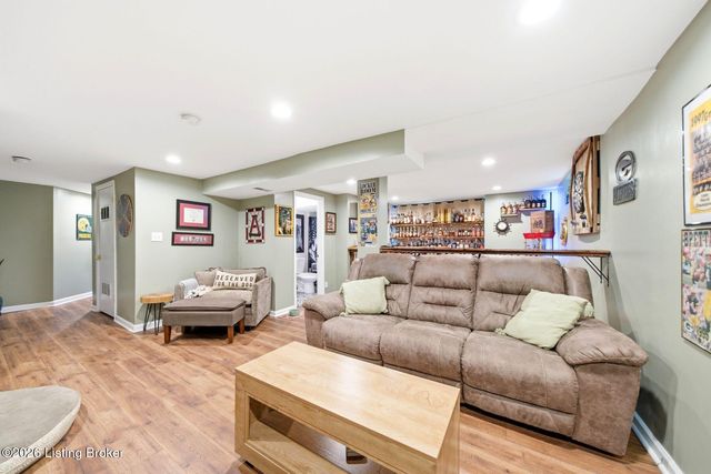10119 Headley Hill Rd, Louisville, KY 40223
