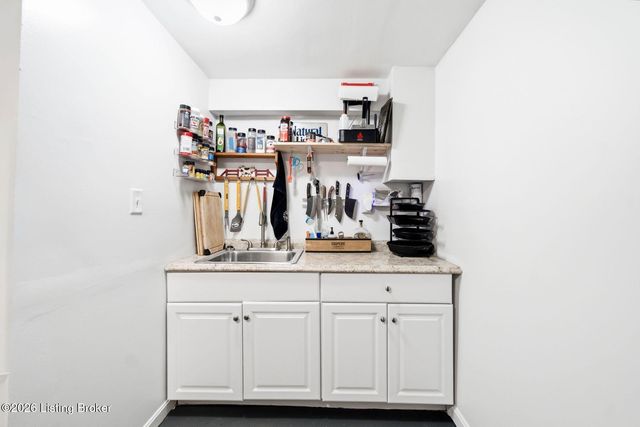 10119 Headley Hill Rd, Louisville, KY 40223