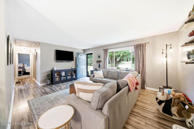 10119 Headley Hill Rd, Louisville, KY 40223