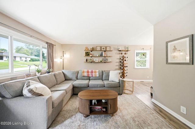 10119 Headley Hill Rd, Louisville, KY 40223
