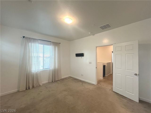 965 Nevada State Drive 32101, Henderson, NV 89002