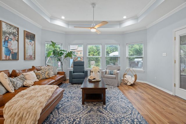 100 Sumner Lane, Waxahachie, TX 75165