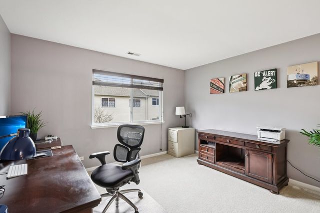 412 Jamestown Court, Aurora, IL 60502