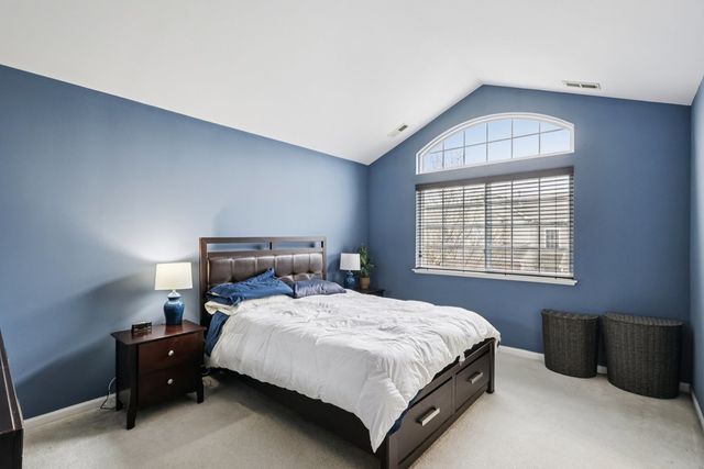 412 Jamestown Court, Aurora, IL 60502