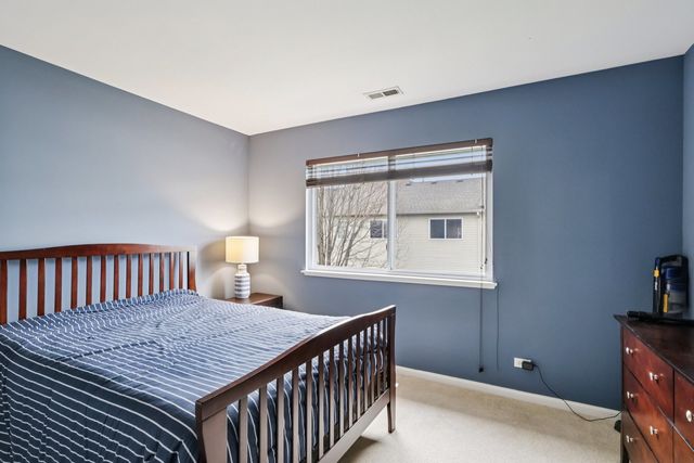 412 Jamestown Court, Aurora, IL 60502