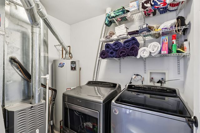 412 Jamestown Court, Aurora, IL 60502