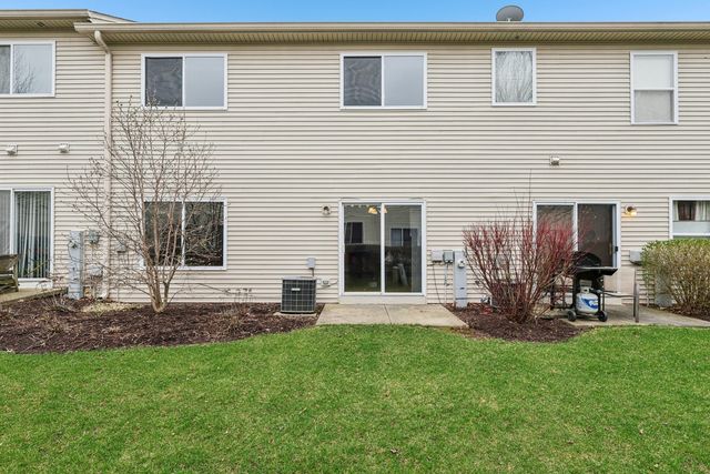 412 Jamestown Court, Aurora, IL 60502
