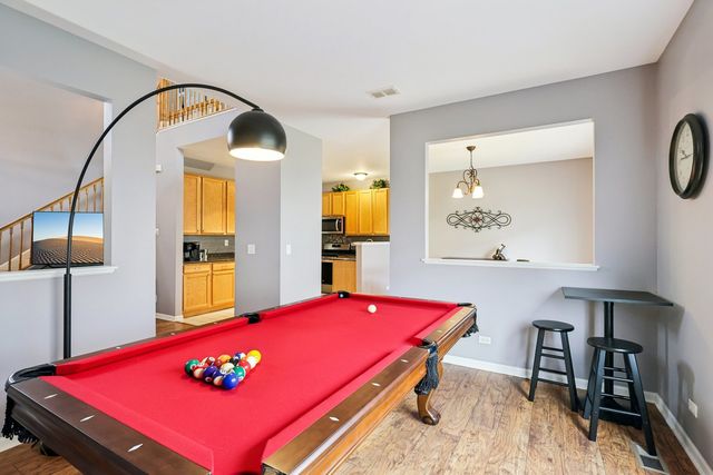 412 Jamestown Court, Aurora, IL 60502