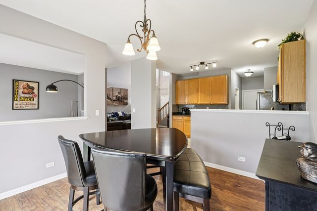 412 Jamestown Court, Aurora, IL 60502