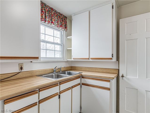 15606 Scottsdale Boulevard, Shaker Heights, OH 44120