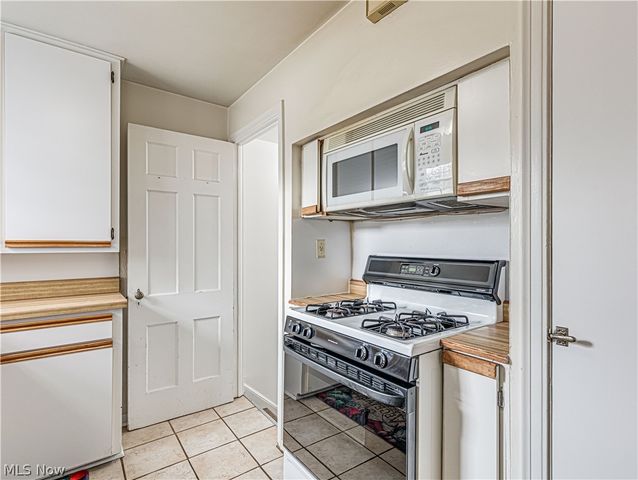 15606 Scottsdale Boulevard, Shaker Heights, OH 44120