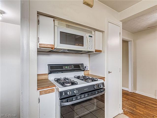 15606 Scottsdale Boulevard, Shaker Heights, OH 44120