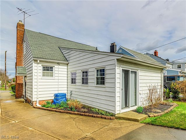 15606 Scottsdale Boulevard, Shaker Heights, OH 44120