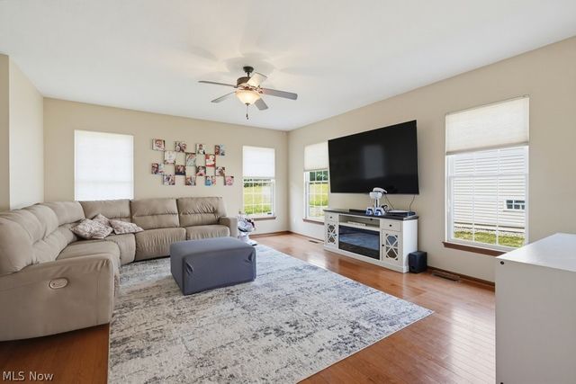 5460 Arlington Lane, Parma, OH 44134