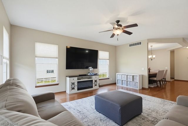 5460 Arlington Lane, Parma, OH 44134