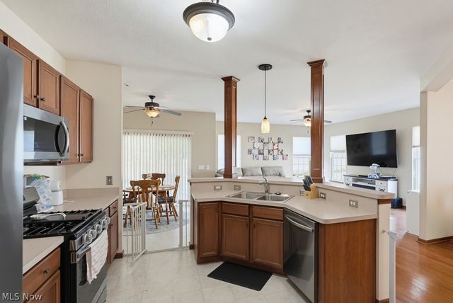 5460 Arlington Lane, Parma, OH 44134