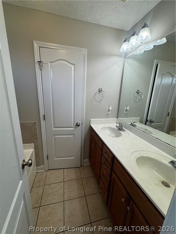 2118 Queen Elizabeth Lane, Hope Mills, NC 28348