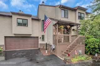 11 Kennedy Court, Middletown, NJ 07748