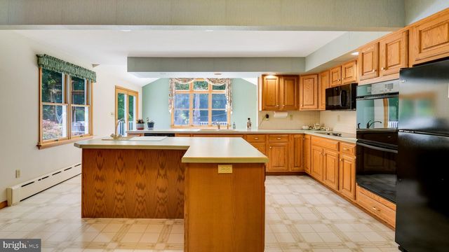 1727 RICKERT RD, Perkasie, PA 18944