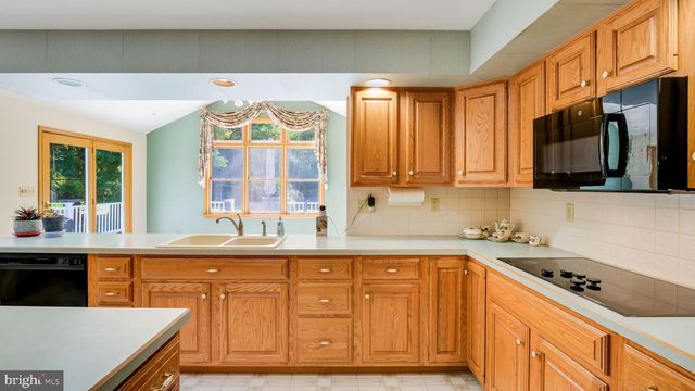 1727 RICKERT RD, Perkasie, PA 18944