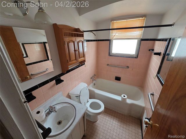 9960 Rockland, Redford Charter Township, MI 48239