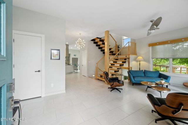 9432 Clingmans Dome Drive, Knoxville, TN 37922