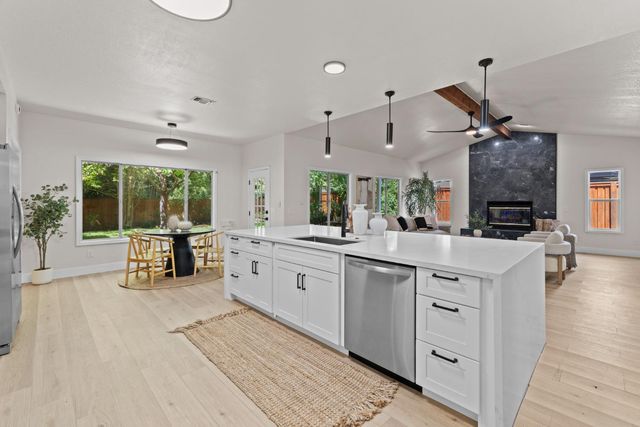 3209 Max Ct, Carmichael, CA 95608