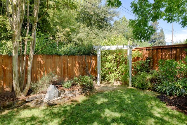 3209 Max Ct, Carmichael, CA 95608