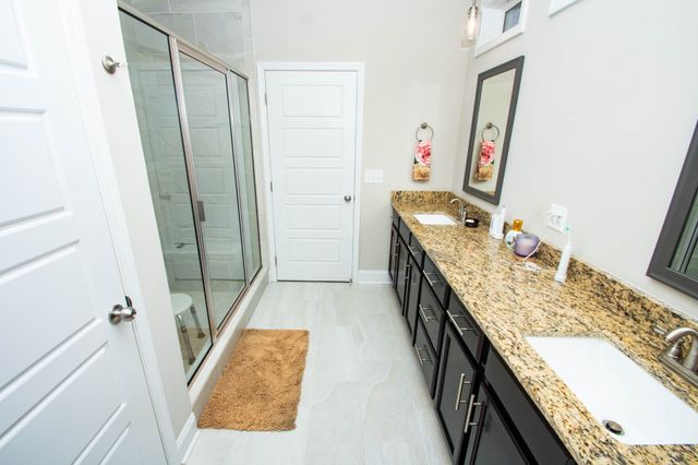 2709 Remington Trce, Clarksville, TN 37043