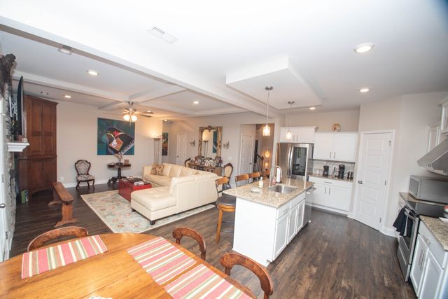 2709 Remington Trce, Clarksville, TN 37043