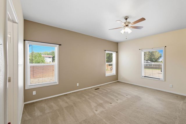 255 GOLDEN POPPY Street, Bosque Farms, NM 87068