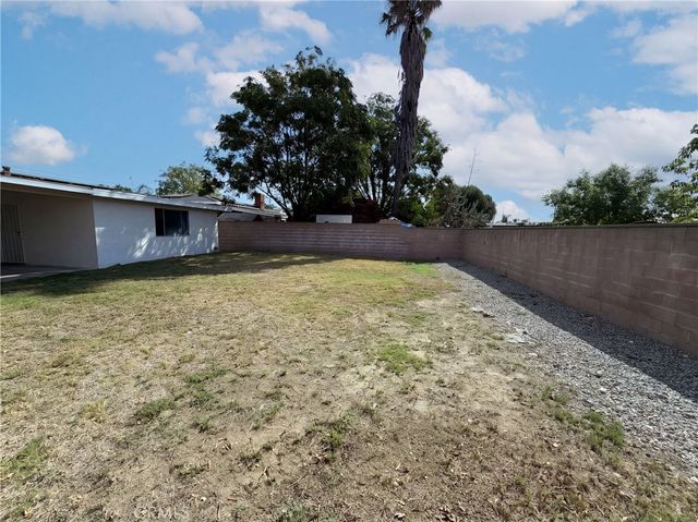 17787 Ivy, Fontana, CA 92335