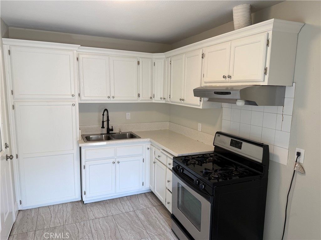17787 Ivy, Fontana, CA 92335