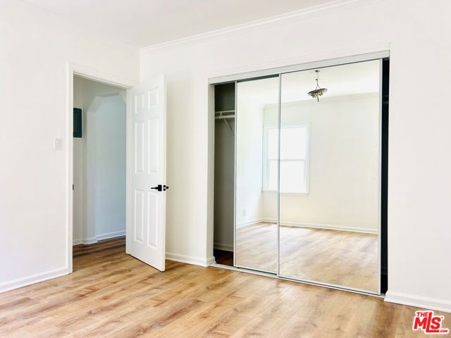 604 E CHEVY CHASE Drive B, Glendale, CA 91205