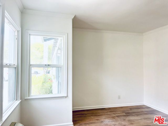 604 E CHEVY CHASE Drive B, Glendale, CA 91205