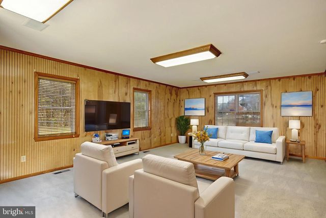 8760 JARRETT DR, Hebron, MD 21830