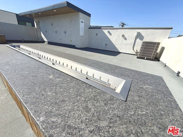 6847 N Figueroa Street, Los Angeles, CA 90042