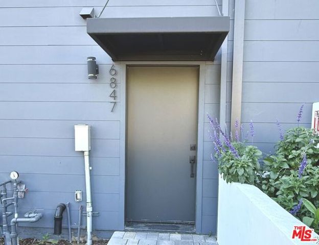 6847 N Figueroa Street, Los Angeles, CA 90042