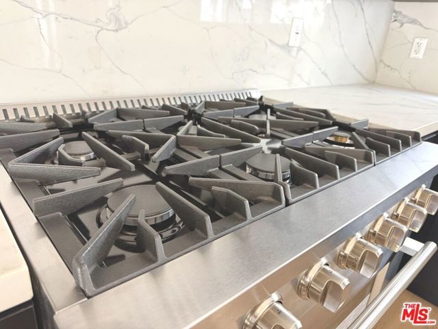 6847 N Figueroa Street, Los Angeles, CA 90042