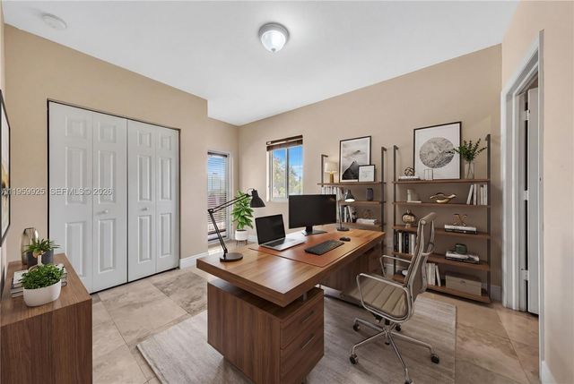 4025 SW 10th St, Miami, FL 33134