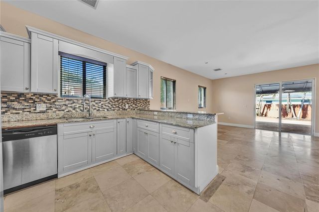 4025 SW 10th St, Miami, FL 33134