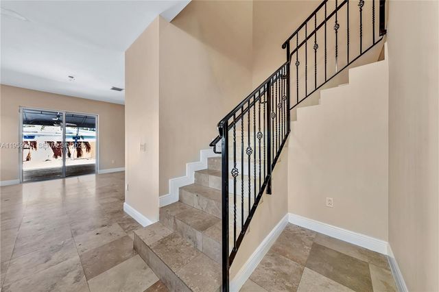 4025 SW 10th St, Miami, FL 33134